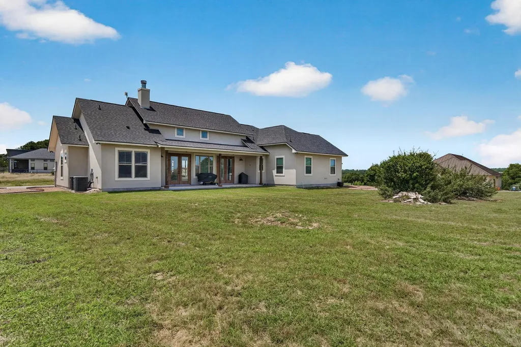 101 Alf Hunter Blanco TX 78606