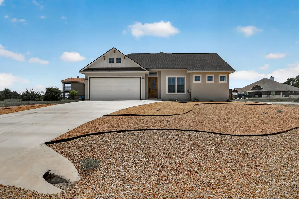 101 Alf Hunter Blanco TX 78606