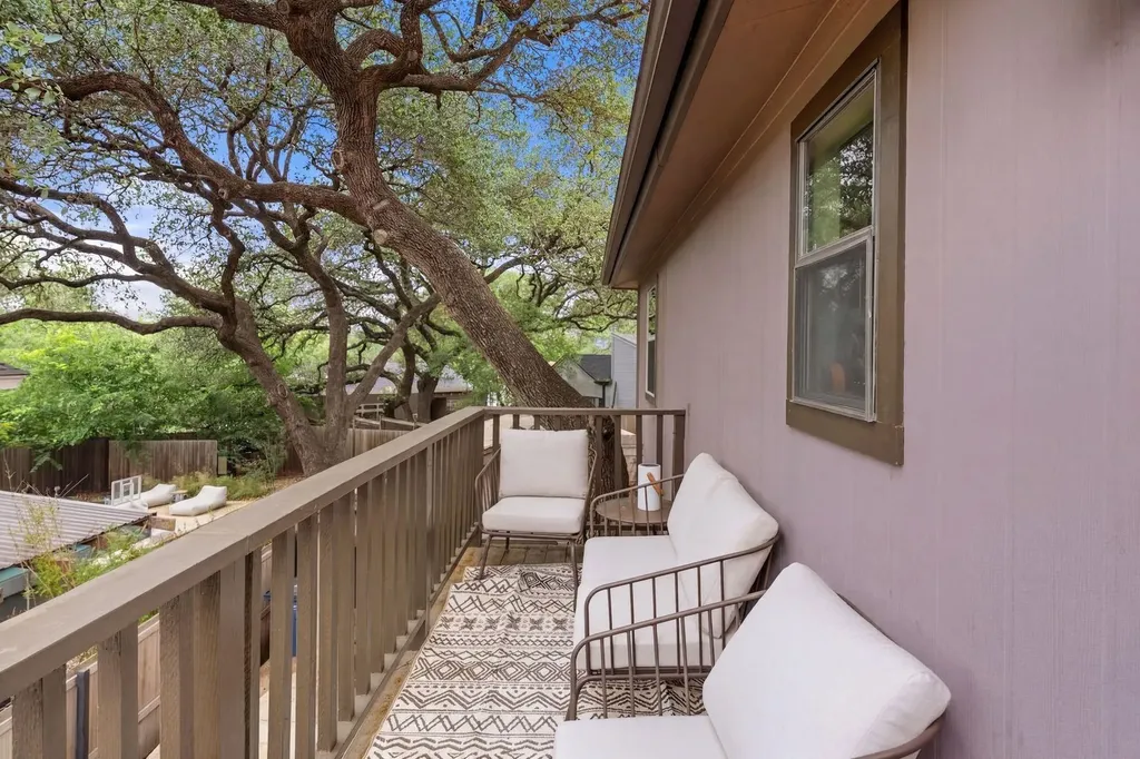 1106 Mission Ridge Austin TX 78704