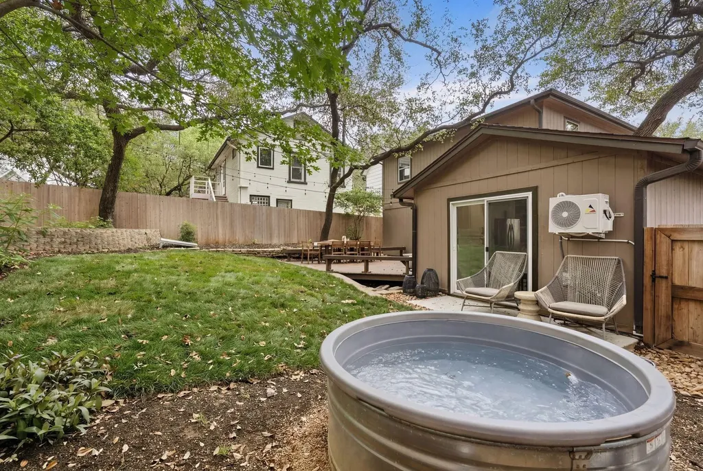 1106 Mission Ridge Austin TX 78704