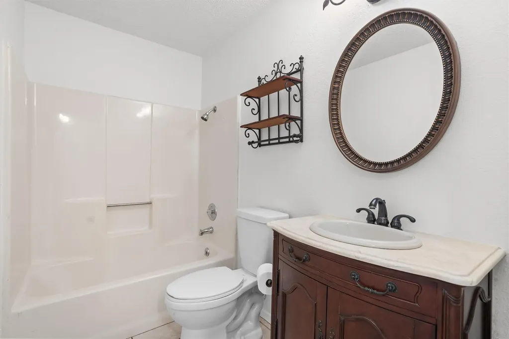 16811 Village Oak Loop Austin TX 78717