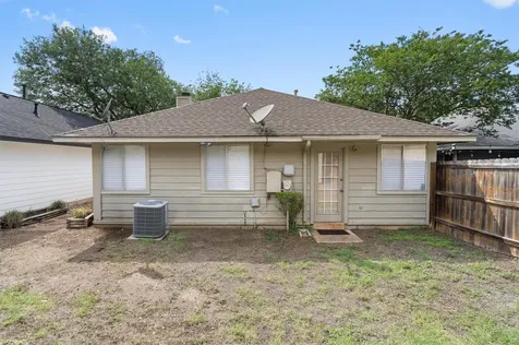 16811 Village Oak Loop Austin TX 78717
