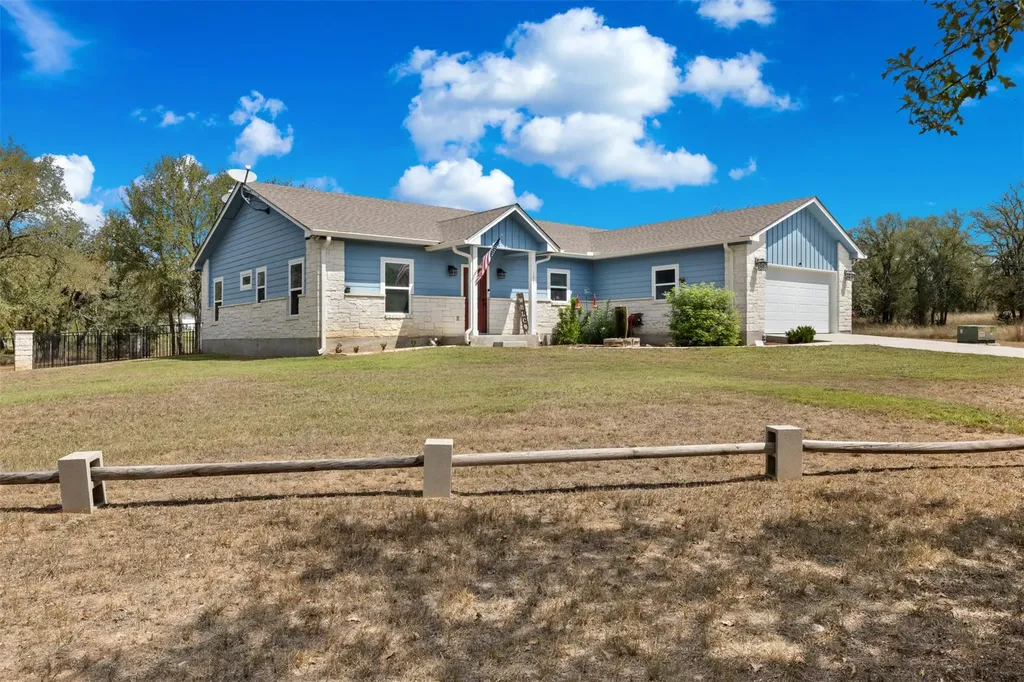 141 Eagle Point Cove Kingsland TX 78639