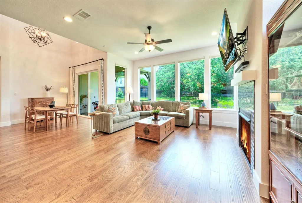 2413 Berkleys Brook Drive Austin TX 78738
