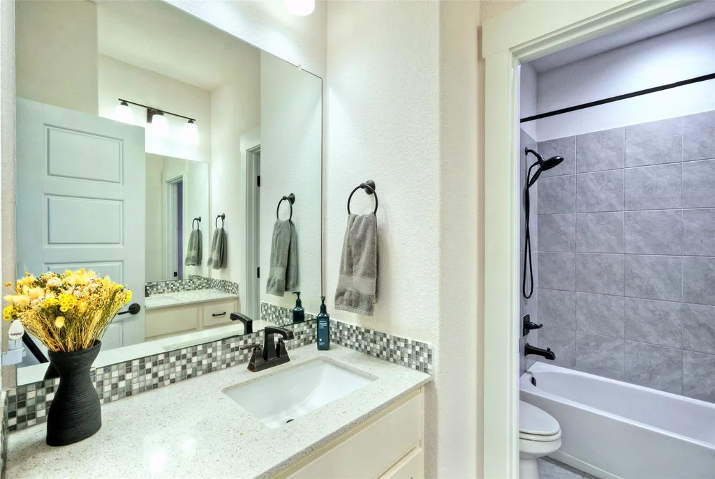 2413 Berkleys Brook Drive Austin TX 78738