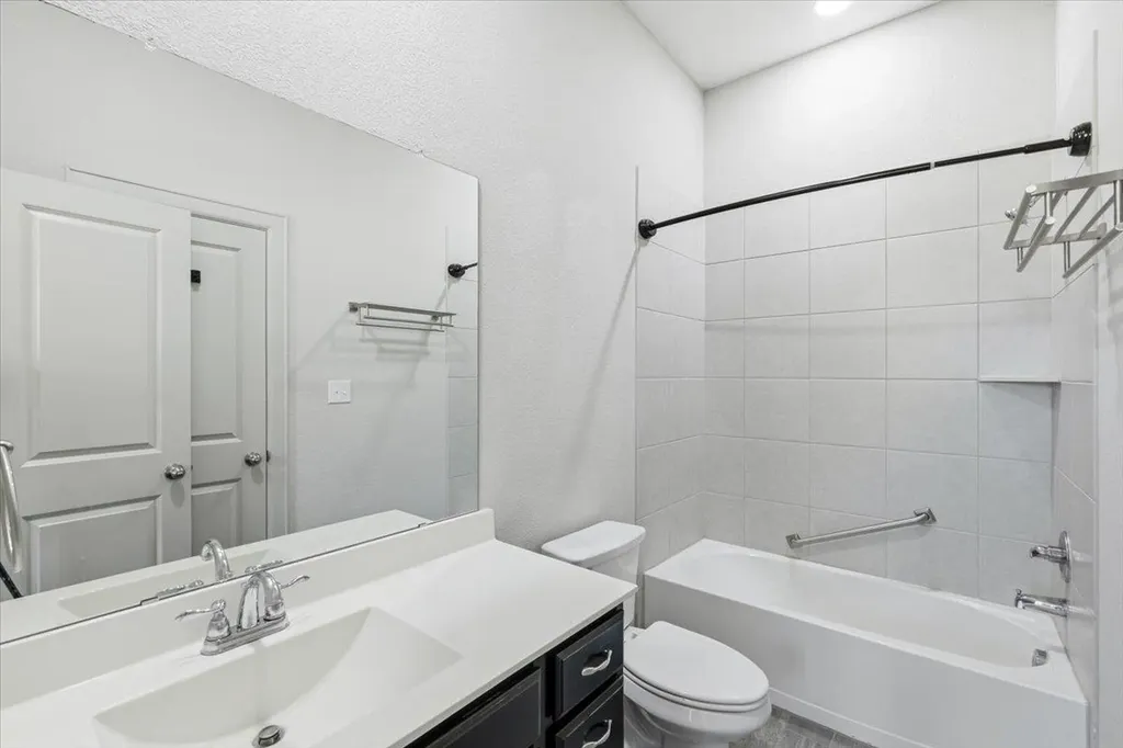 261 Ashleaf Drive Buda TX 78610