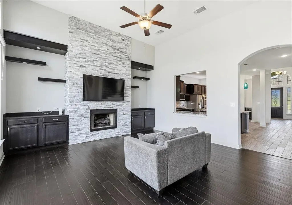261 Ashleaf Drive Buda TX 78610