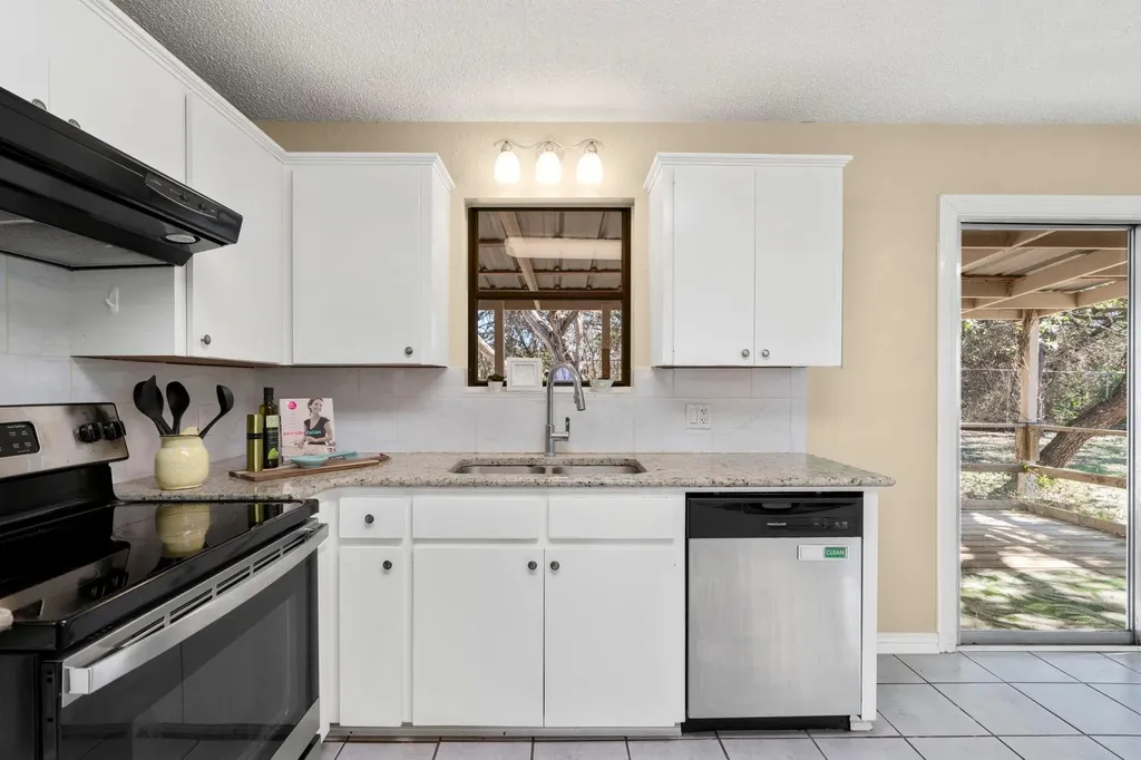 500 Grand Prairie Circle Dripping Springs TX 78620