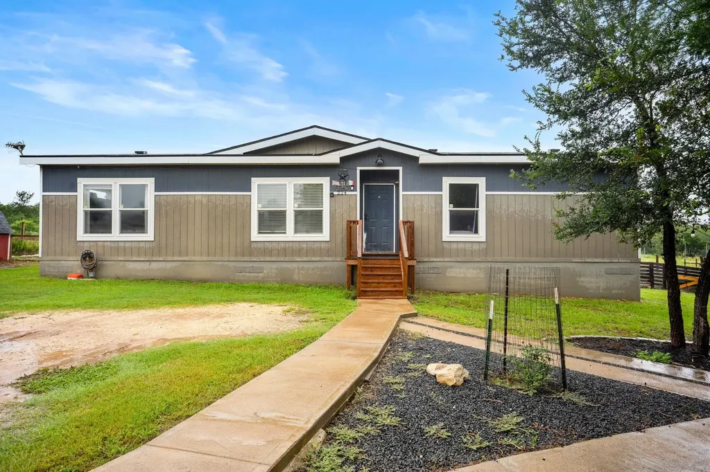224 Las Estancias Drive Cedar Creek TX 78612