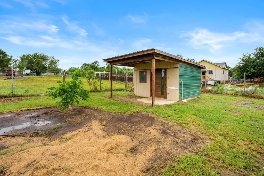 224 Las Estancias Drive Cedar Creek TX 78612