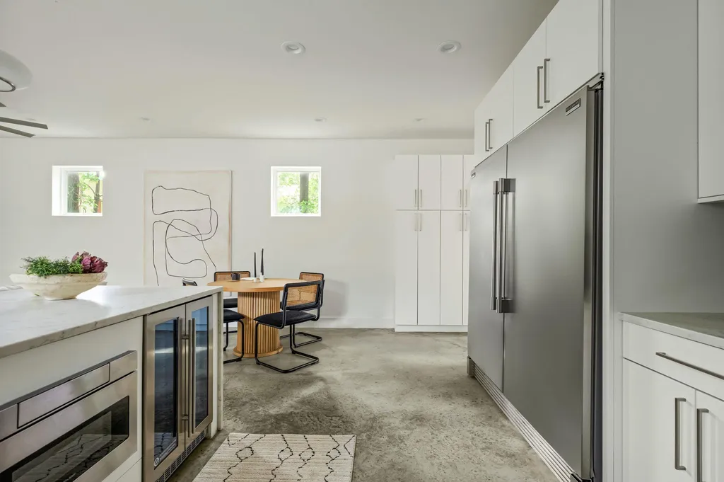 1182 Oakgrove Avenue Austin TX 78702