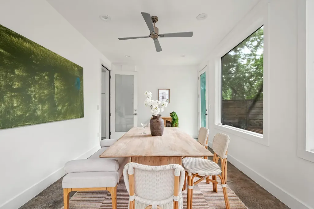 1182 Oakgrove Avenue Austin TX 78702