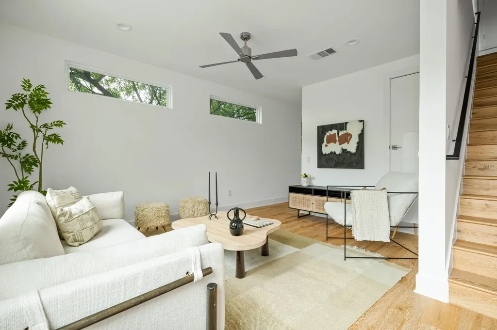 1182 Oakgrove Avenue Austin TX 78702