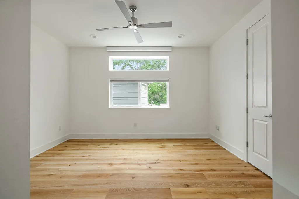 1182 Oakgrove Avenue Austin TX 78702