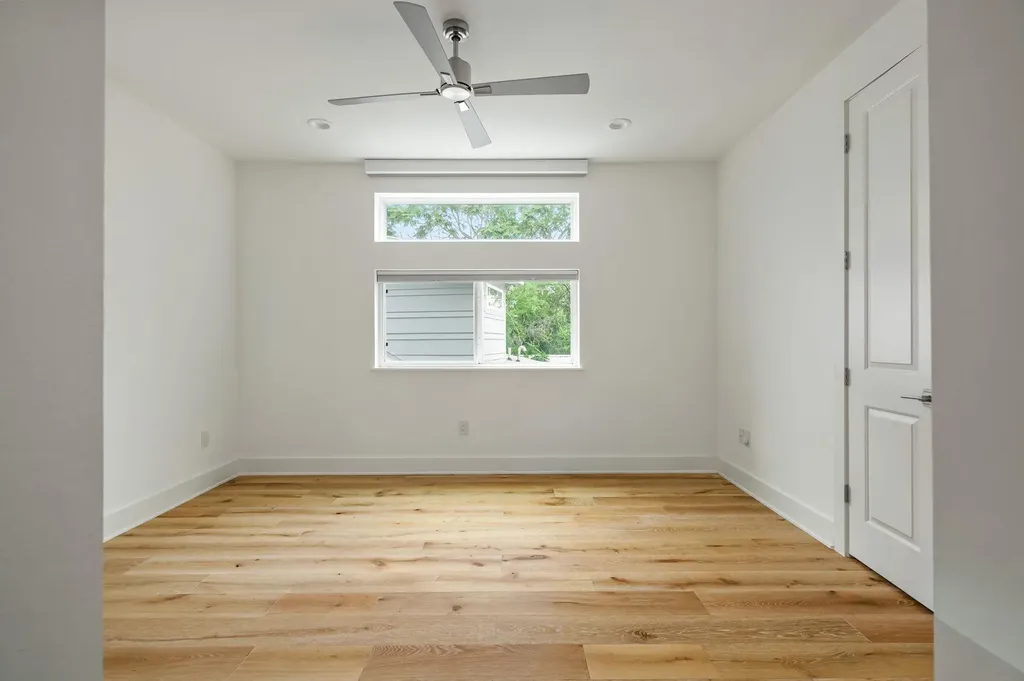 1182 Oakgrove Avenue Austin TX 78702