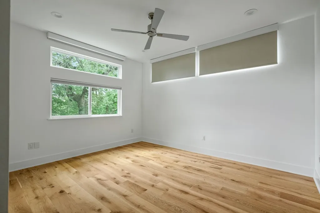 1182 Oakgrove Avenue Austin TX 78702