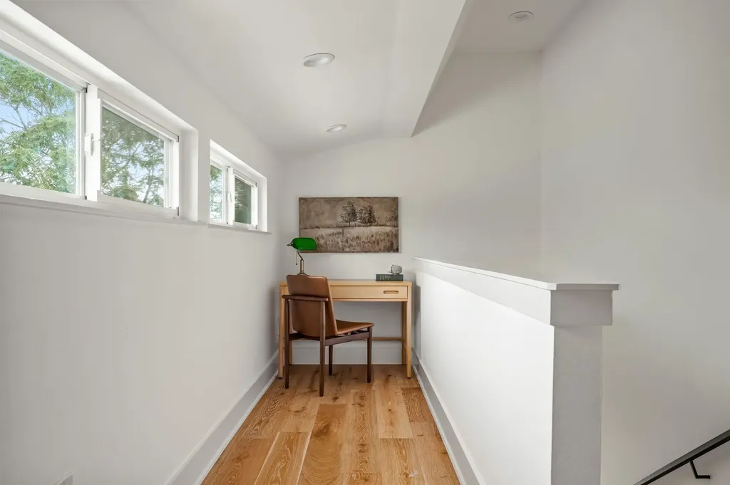1182 Oakgrove Avenue Austin TX 78702