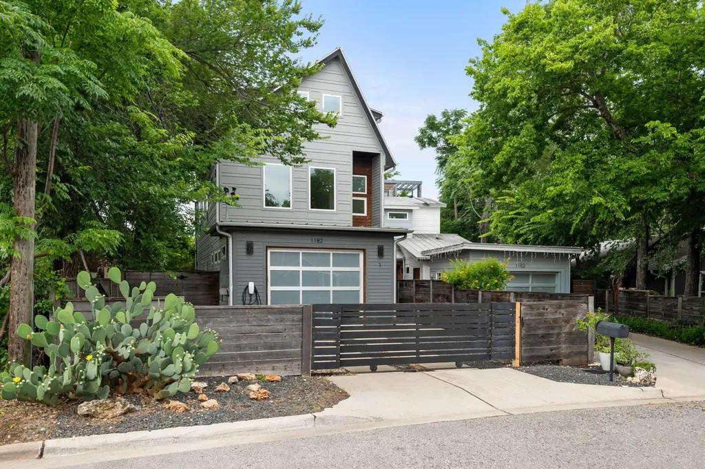 1182 Oakgrove Avenue Austin TX 78702