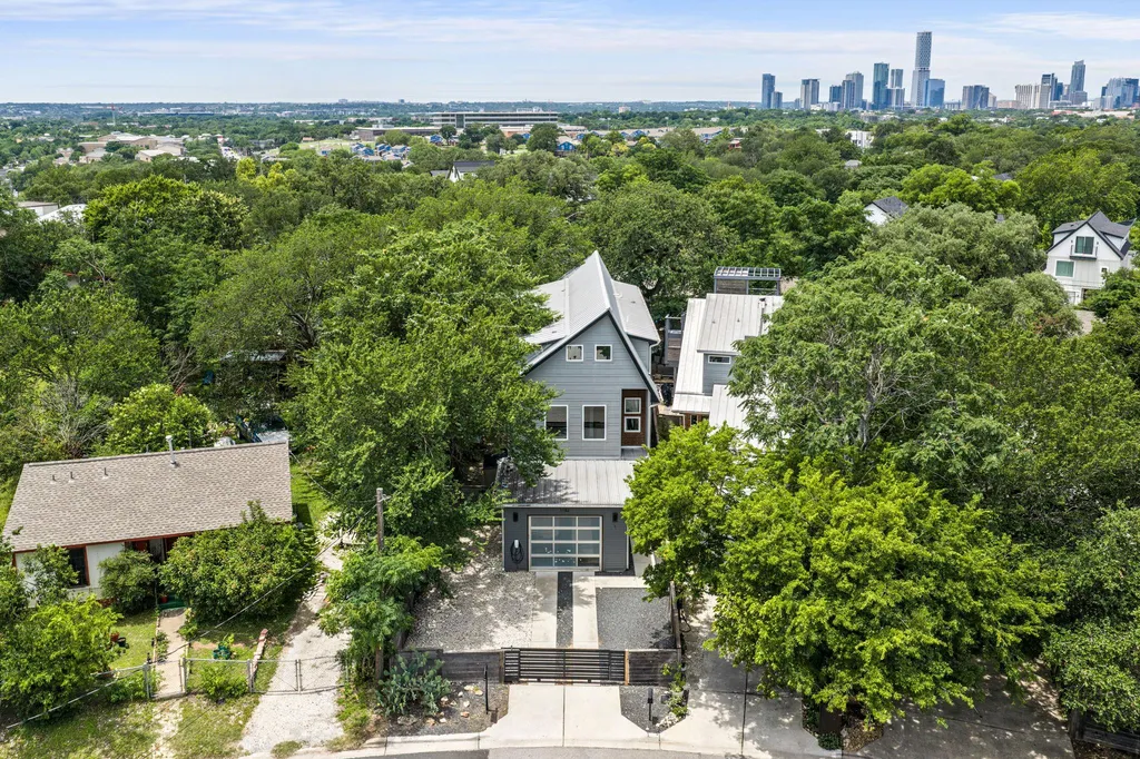 1182 Oakgrove Avenue Austin TX 78702