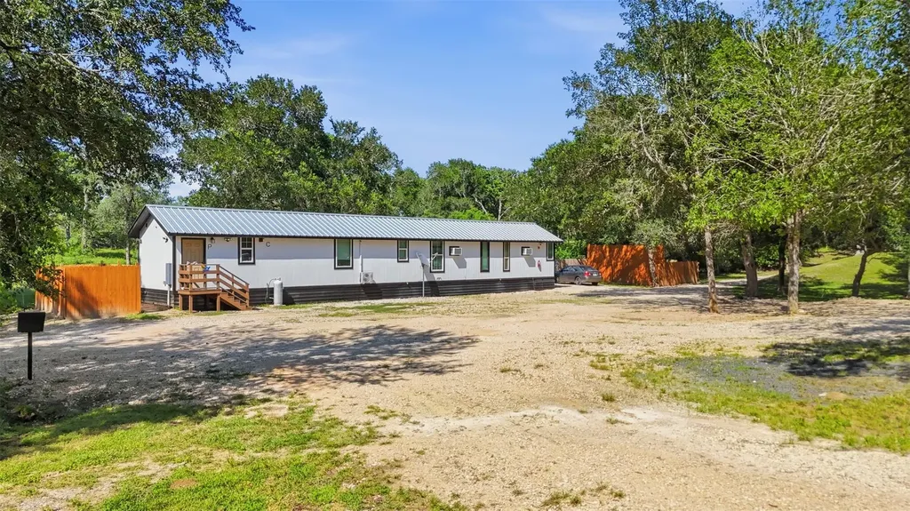 2540 Fm 20 Red Rock TX 78662