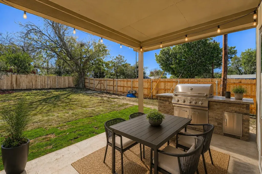 701 E 3rd Street Elgin TX 78621