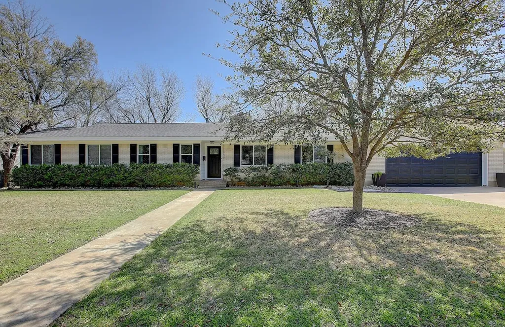 1902 E 18th Street Georgetown TX 78626