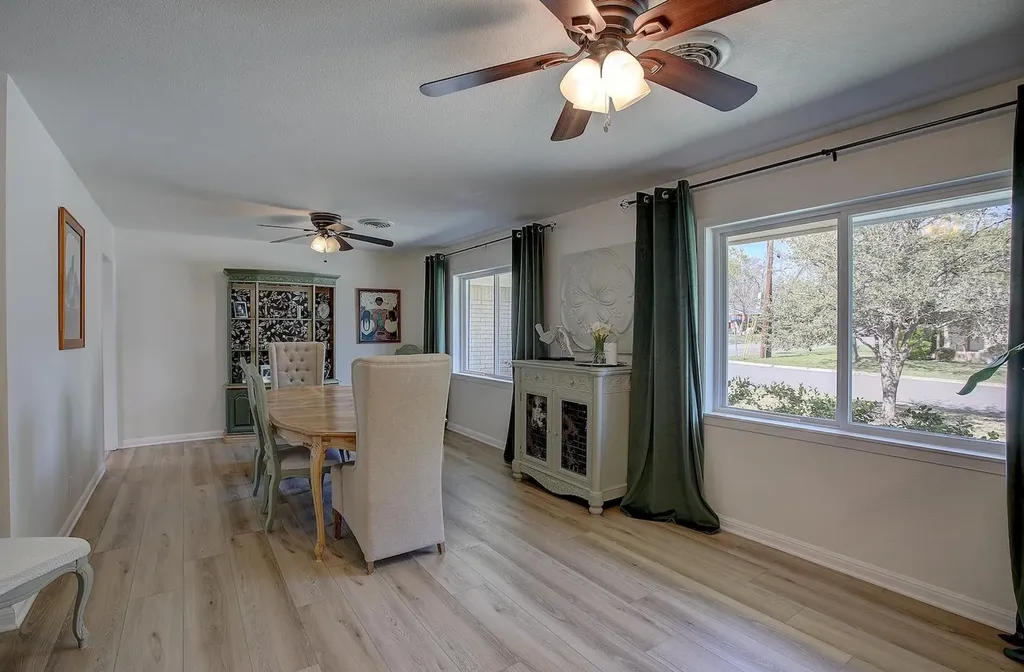 1902 E 18th Street Georgetown TX 78626