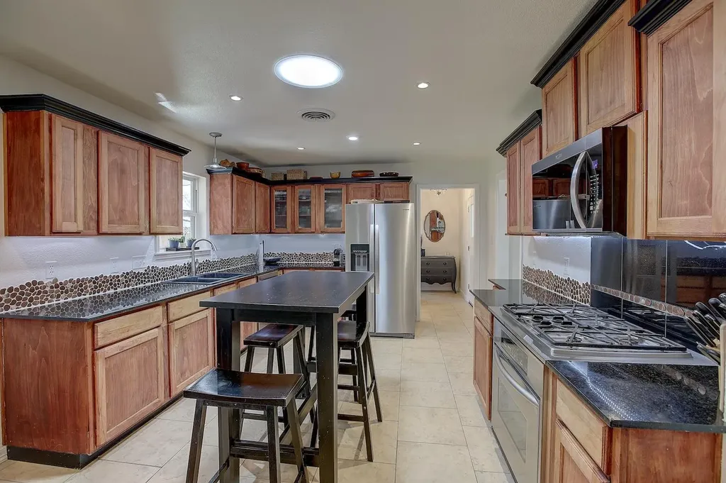 1902 E 18th Street Georgetown TX 78626