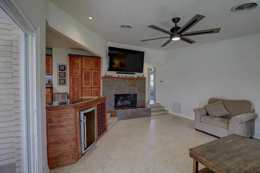 1902 E 18th Street Georgetown TX 78626