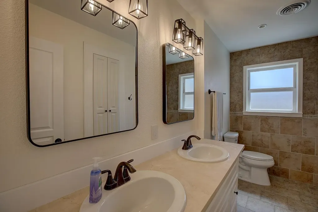 1902 E 18th Street Georgetown TX 78626