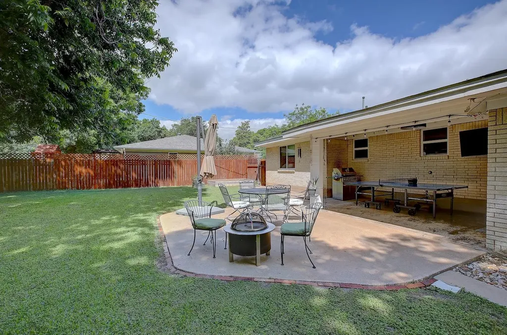1902 E 18th Street Georgetown TX 78626