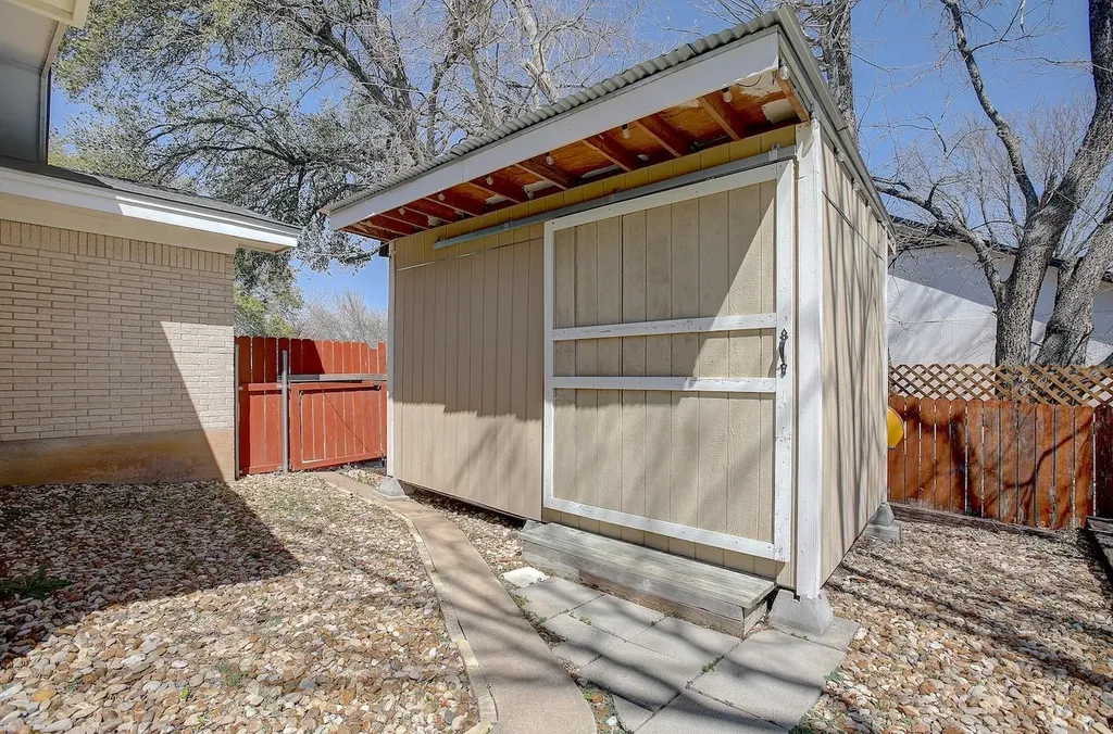 1902 E 18th Street Georgetown TX 78626