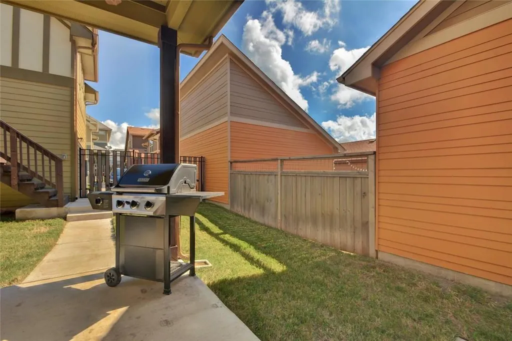 912 Sugaree Avenue Austin TX 78757