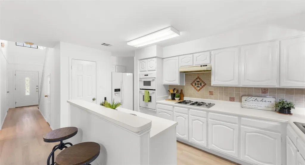 13248 Kerrville Folkway Austin TX 78729