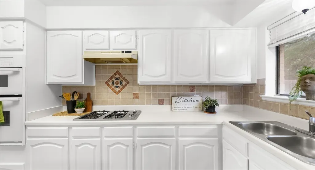 13248 Kerrville Folkway Austin TX 78729
