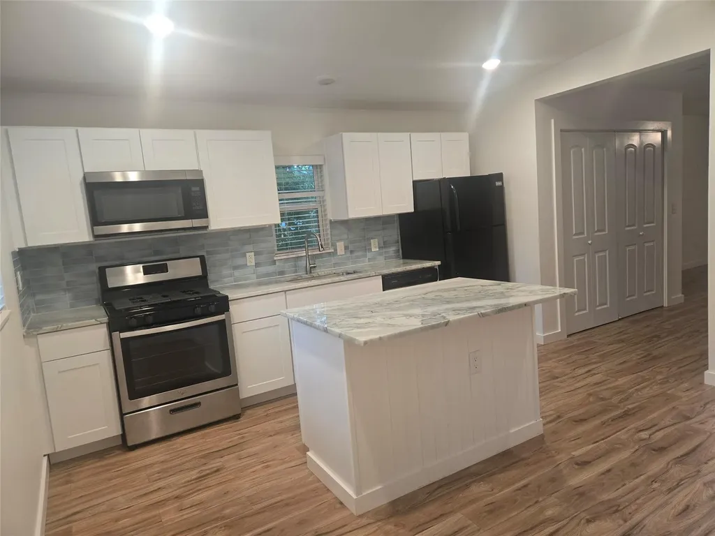 1104 N Hackberry Street Lampasas TX 76550