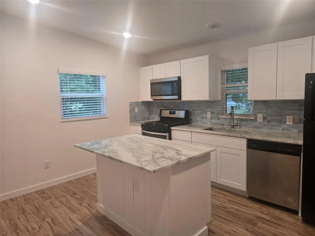 1104 N Hackberry Street Lampasas TX 76550