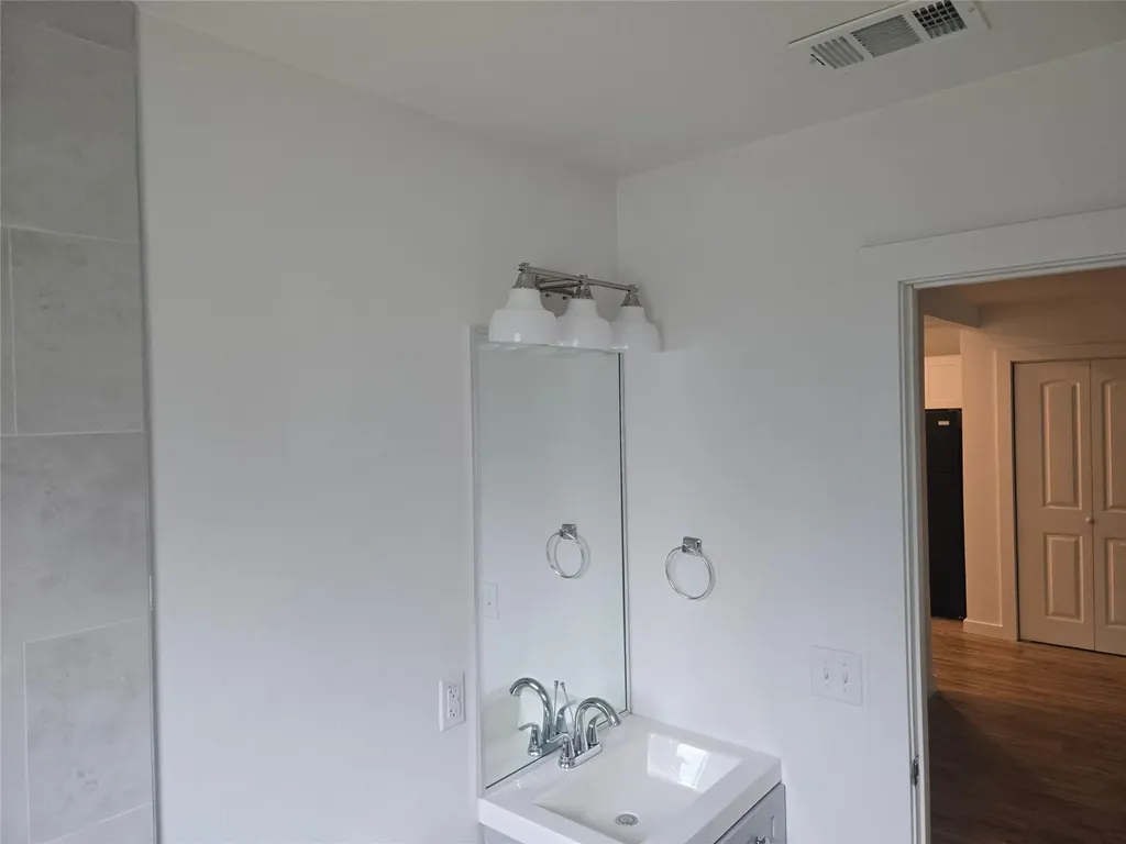 1104 N Hackberry Street Lampasas TX 76550