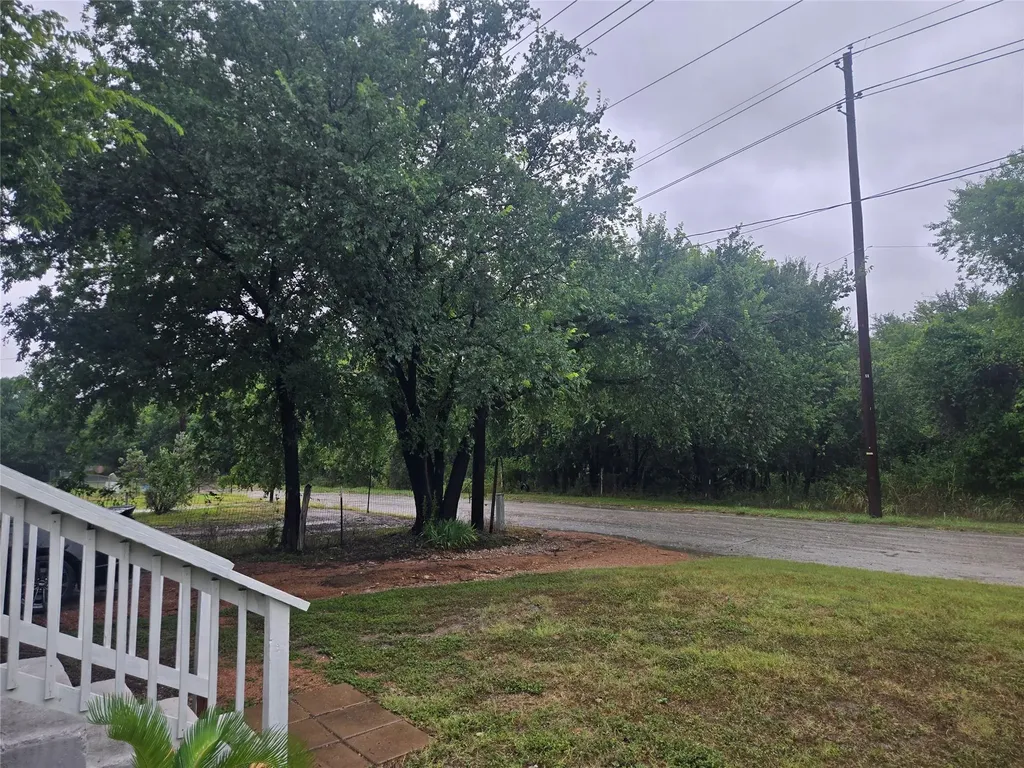 1104 N Hackberry Street Lampasas TX 76550