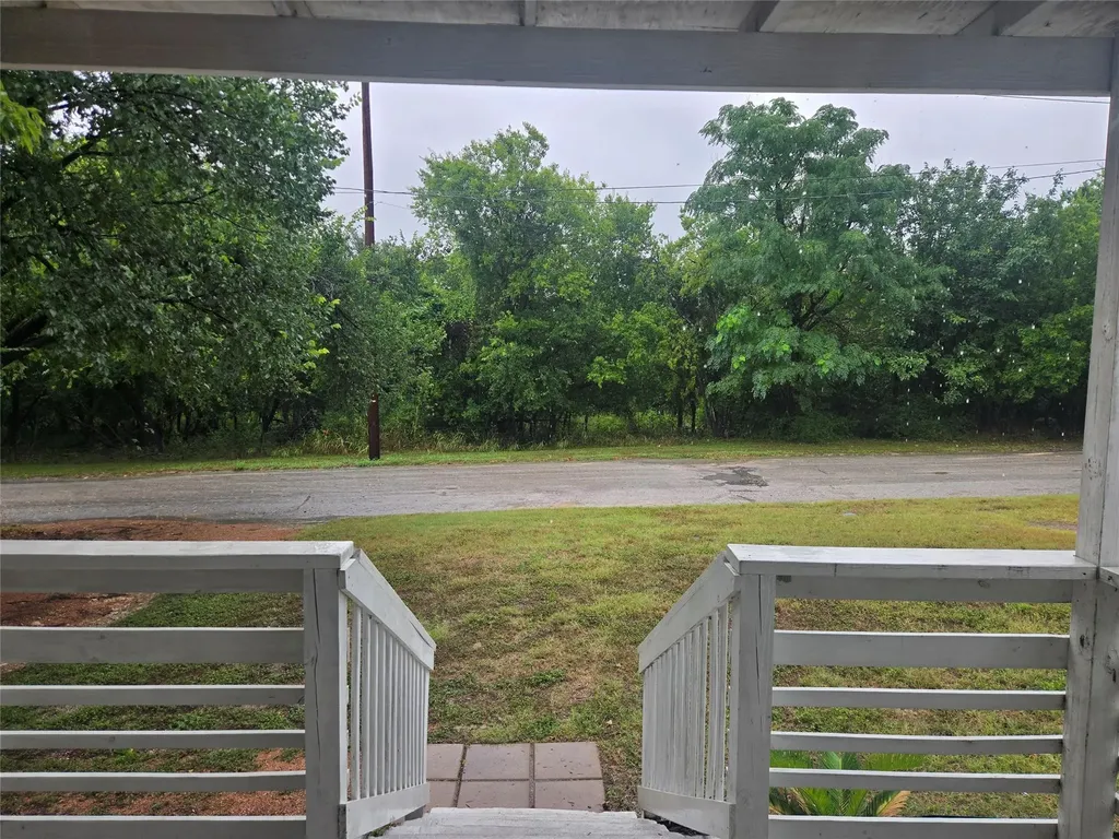 1104 N Hackberry Street Lampasas TX 76550