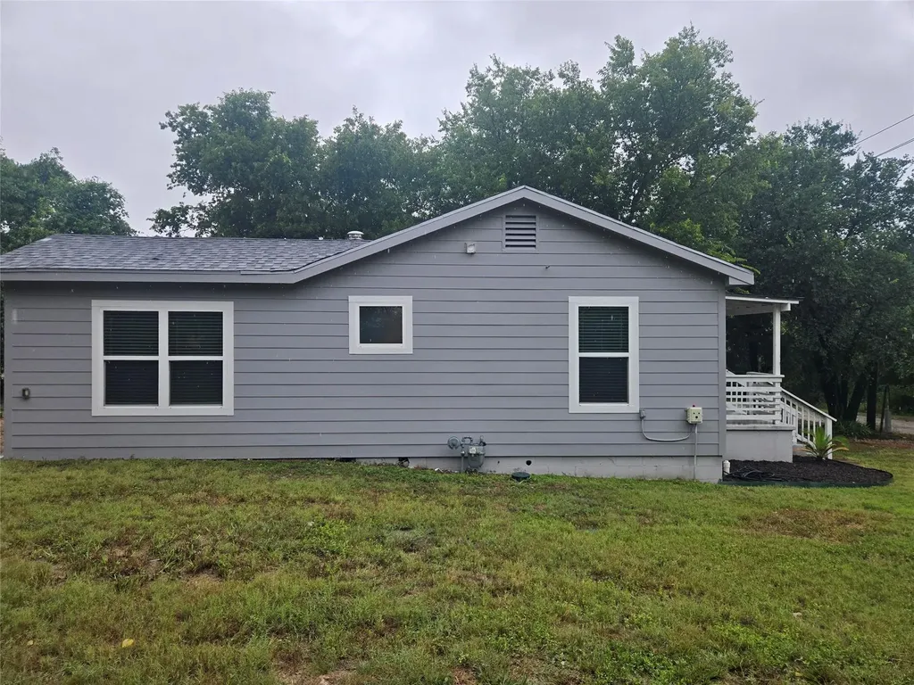 1104 N Hackberry Street Lampasas TX 76550