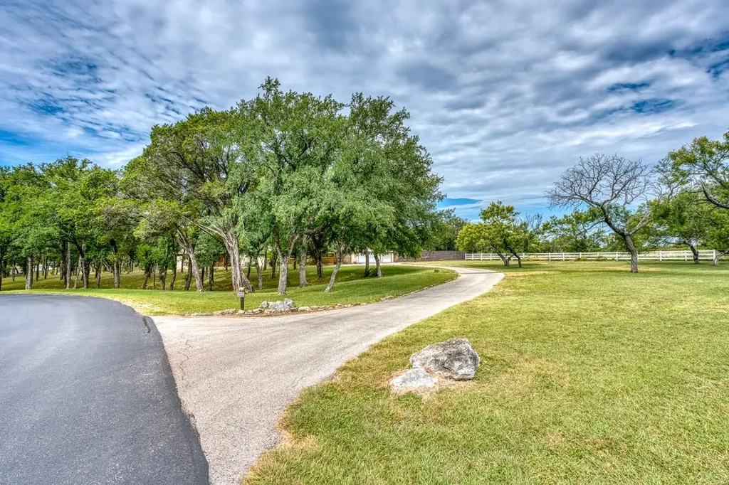600 Avenida Serena Marble Falls TX 78654