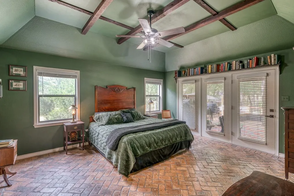 600 Avenida Serena Marble Falls TX 78654