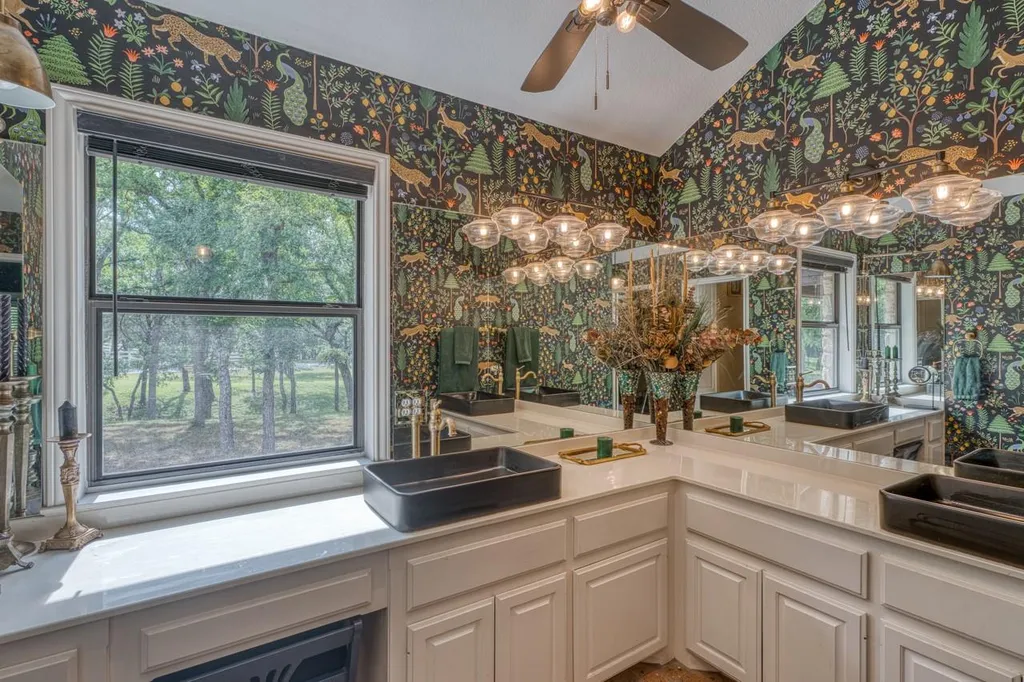600 Avenida Serena Marble Falls TX 78654