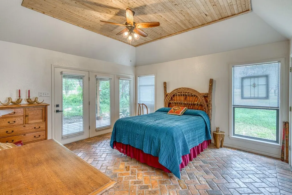 600 Avenida Serena Marble Falls TX 78654
