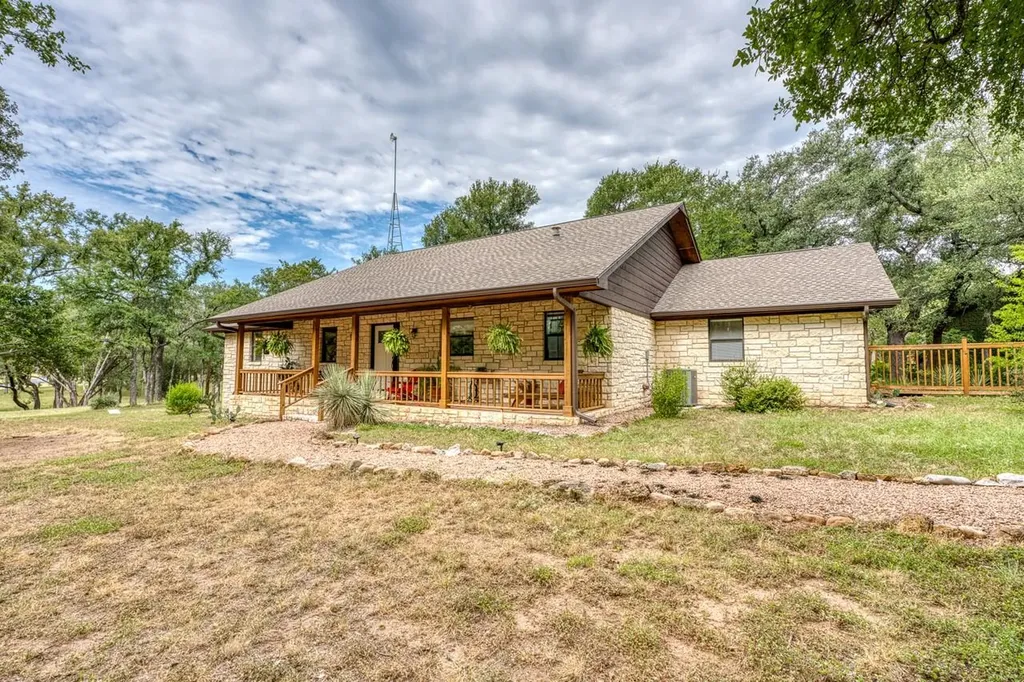 600 Avenida Serena Marble Falls TX 78654