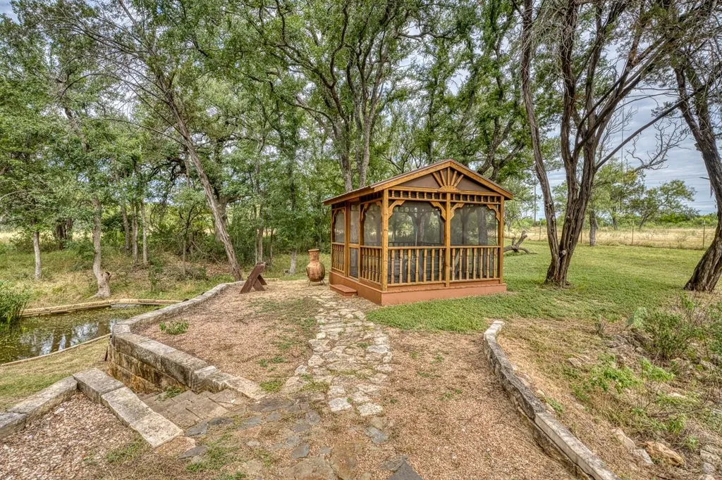 600 Avenida Serena Marble Falls TX 78654