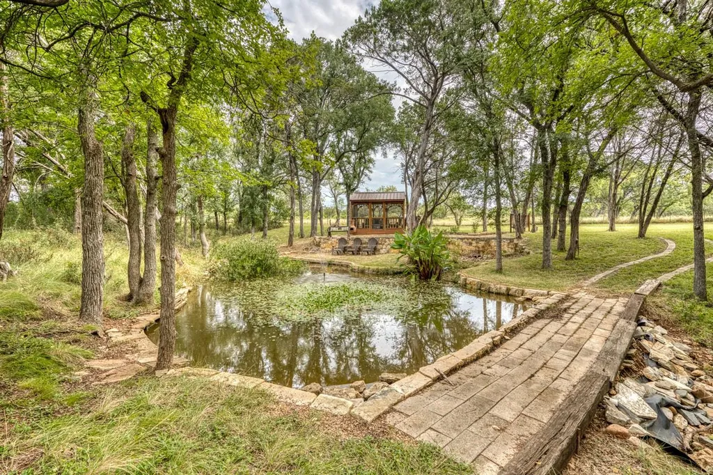 600 Avenida Serena Marble Falls TX 78654