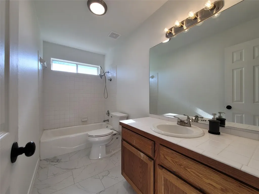 208 Newcastle Drive Red Rock TX 78662