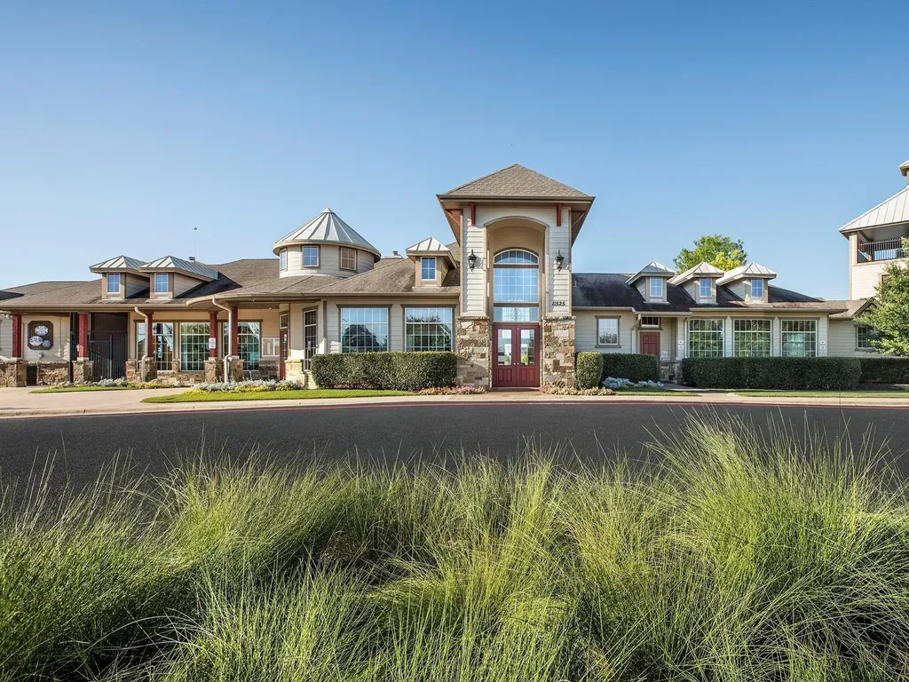 17613 Pepperwood Cove Manor TX 78653